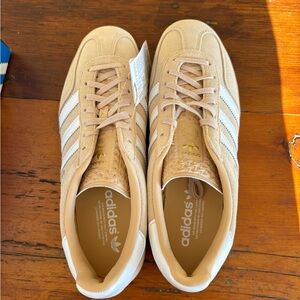 Women’s Adidas “Gazelle Indoors”